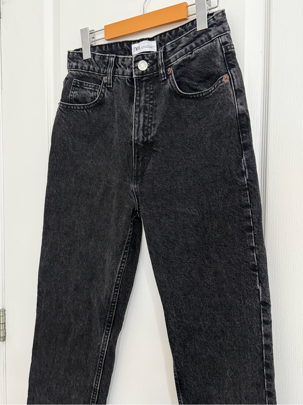 ZARA TRF High Rise Mom Fit Jeans – Washed Black – Size 6